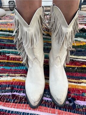 Vintage Capezio Womens Fringe Western Cowgirl Boots - Cream